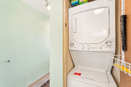 Keep Those Swimsuits Dry - You're welcome to use the washer and dryer at Kihei Akahi C-513 throughout your stay, so pack light and plan to toss clothes into the washer as you run out the door for another exciting day in the city or on the beach!