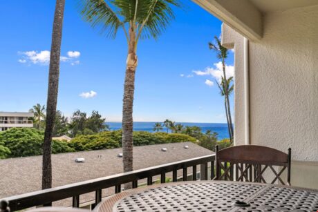 Gorgeous Views - Kamaole II boasts beautiful views of the West Maui Mountains, natural sand dunes and nearby restaurants