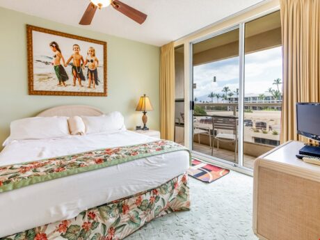Haven of Relaxation - The primary bedroom is a haven for you to unwind and relax after a long beach day. Keep cool under a circulating ceiling fan as you drift off to sleep reflecting on your day.