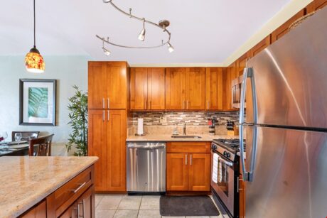Be Inspired to Cook Local - With an abundance of fresh seafood and produce, you'll be inspired to create gourmet meals with local ingredients in this well-equipped kitchen.
