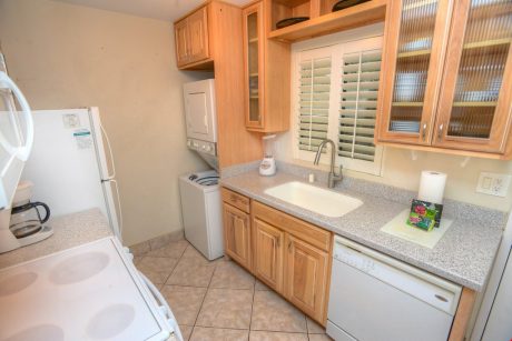 Counter Space and More - Instead of a tiny kitchenette with a pleasant hotel room, Pacific Shores A-105 has a fully articulate kitchen with more countertops and cupboards than you will ever need.