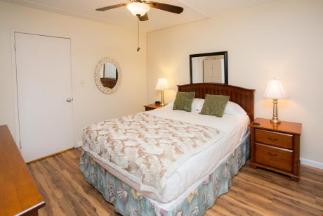 Simple Touches - Here at Kihei Akahi C-607, we believe that the simple touches make all the difference. The convenient bedside lamps provide you with plenty of lighting to enjoy catching up on your favorite novel before bedtime!