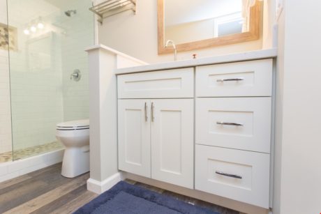 Fantastic Bathroom Storage - No need to sacrifice precious countertop space, this bathroom has plenty of space for all of your toiletries and other belongings!