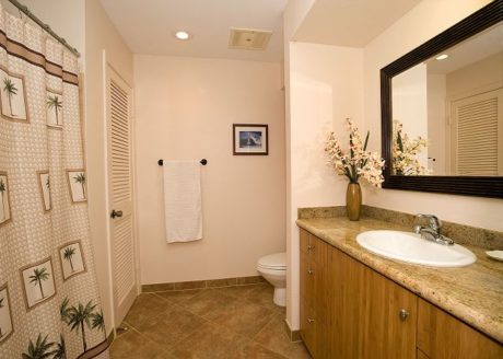 Bathroom Close By - For your convenience the bathroom is just steps away from the bed in the second guest bedroom. You can jump out of bed and into the shower in seconds. All towels and linens are provided through out the condo.