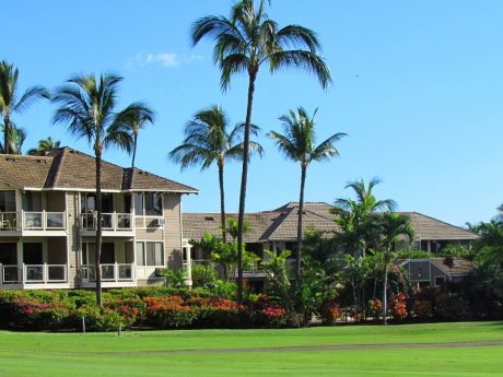 Championship Golf - Grand Champions is located in the heart of the Wailea Resort in sunny South Maui, right next to the championship Old Blue Golf Course!