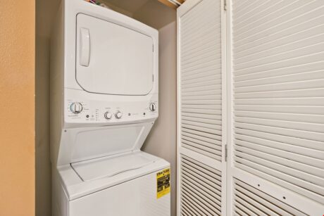 Washer and Dryer - Feel free to pack light! With the convenience of a washer and dryer, you won't have to worry about overstuffing your suitcase on this vacation!