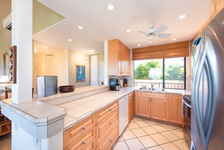 Wailea Ekahi 17E Has All the Kitchen Basics - We have your kitchen necessities in the event you don't want to eat out for every meal.