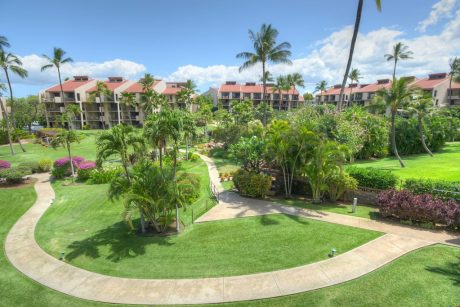 Perfectly Manicured - This spacious and tropical resort is manicured to perfection.