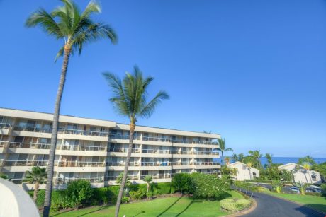 Convenient Location - Maui Banyan is a popular resort, directly across the street from Kamaole Beach 2.