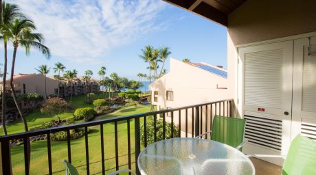 Welcome to Paradise! - Paradise is here on the balcony of Kamaole Sands 2-406! Wake up every morning to these amazing ocean views!