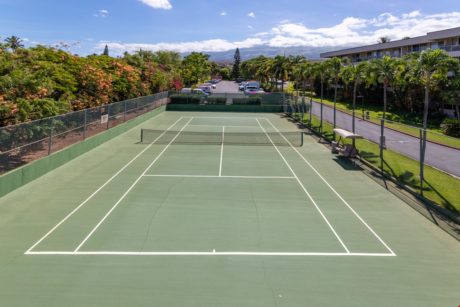 Your Serve - Maui Banyan’s amenities include tennis courts, a putting green, swimming pools, jetted tubs and a barbecue area—and of course, proximity to the beach and the ocean.