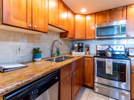 Gourmet Kitchen - A full kitchen with plenty of counter and cupboard space is part of the experience. When you have a full kitchen you don’t have to dine out every night while vacationing.