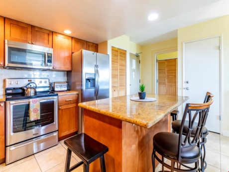 Kitchen Delight - Be inspired to cook local in this beautifully decorated kitchen.