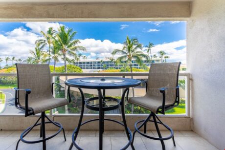 Enjoy a Private Moment - Slip out on the balcony after dark to watch the stars come out in the vast Hawaiian sky. This is also a great place to watch the spectacular sunset too.