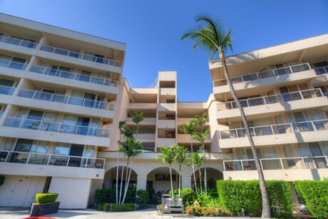 Easy Office Access - From H building, where Maui Banyan H-302 is located, you can easily reach the front office to rent equipment or get information. The office is located between the G and H buildings on the elevator-accessed fifth floor.