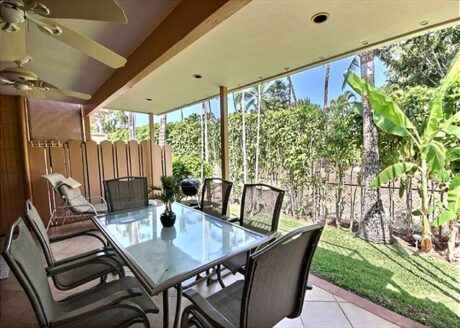 Lanai with seating for six