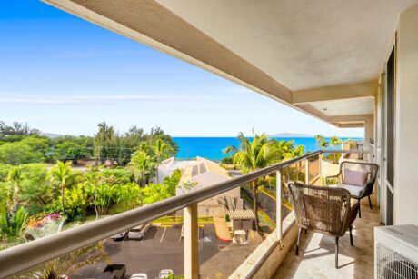 Picture Perfect - The view of the palm trees and the Pacific Ocean from your balcony makes a stunning background for selfies. Your friends back home will be so jealous!