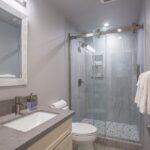 Pristine Bathroom - Fresh bath towels will be waiting for you when you arrive. If you want to shower as your first order of business, you can.