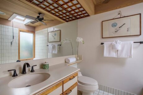 Private Bathroom - Guests appreciate having multiple bathrooms -- no sharing! It makes mornings so much easier than when everyone is jockeying for a turn in the shower.