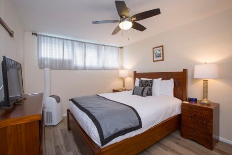 Serene Retreat - The queen-sized bed in the primary bedroom is so inviting and comfortable, you’ll sleep like a baby as you dream of all the fun you’ll have in the day ahead.